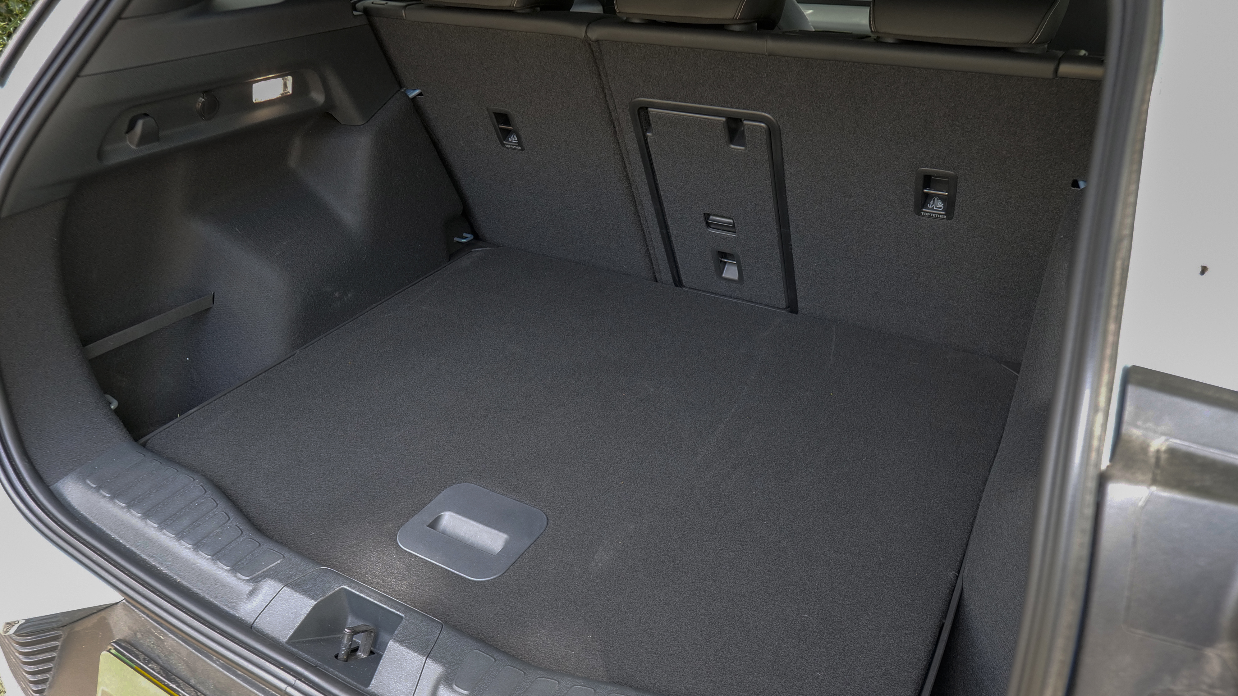 FORD EXPLORER ELECTRIC ESTATE 140kW Premium 58kWh 5dr Auto